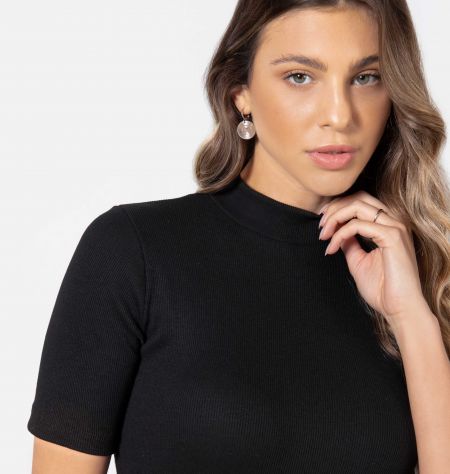 Blusa Básica Meia Gola De Ribana